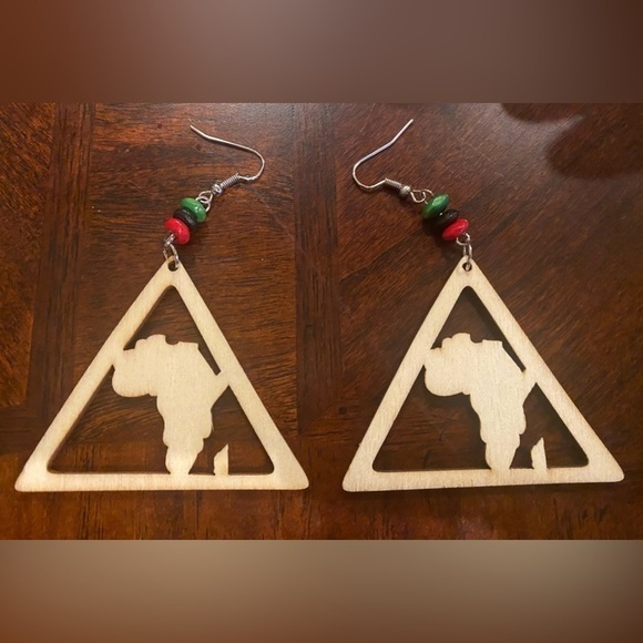Africa pyramid dangle earrings - Picture 2 of 2